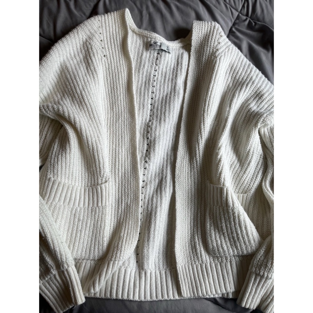 •Reserved•Holister cardigan •Reserved•